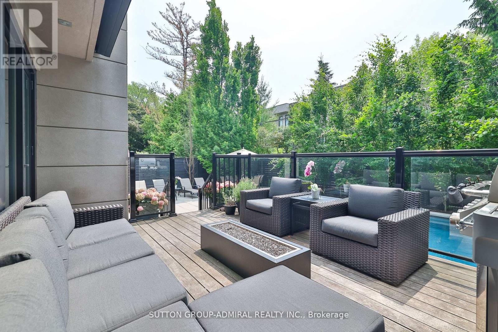 Photo 44 of 415 Douglas Avenue, Toronto ON
