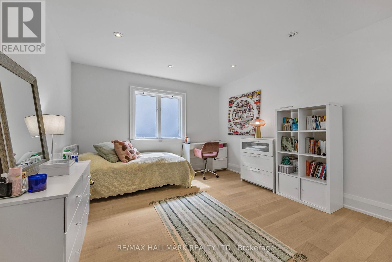 Photo 10 of 488 Brookdale Avenue, Toronto ON