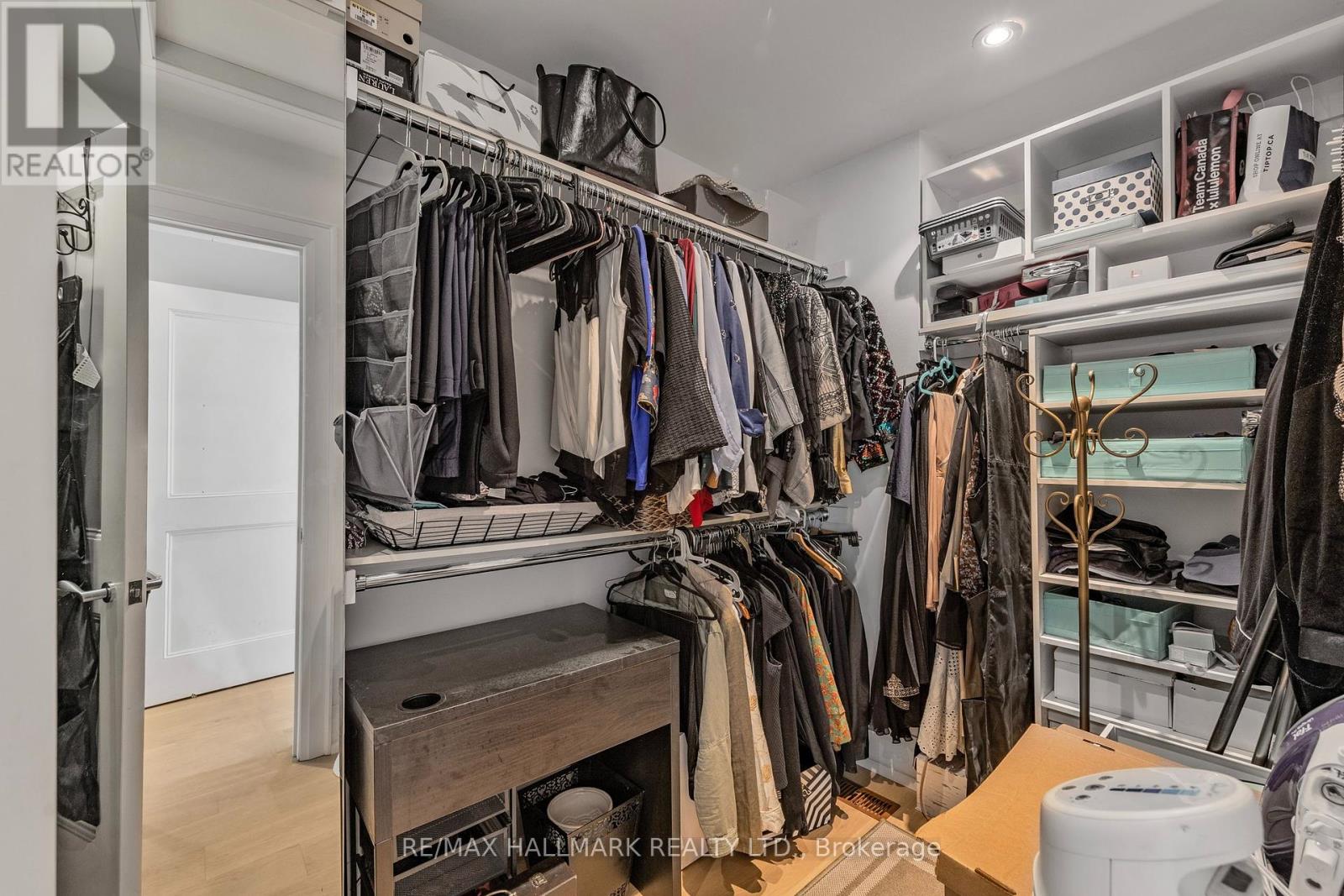 Photo 11 of 488 Brookdale Avenue, Toronto ON