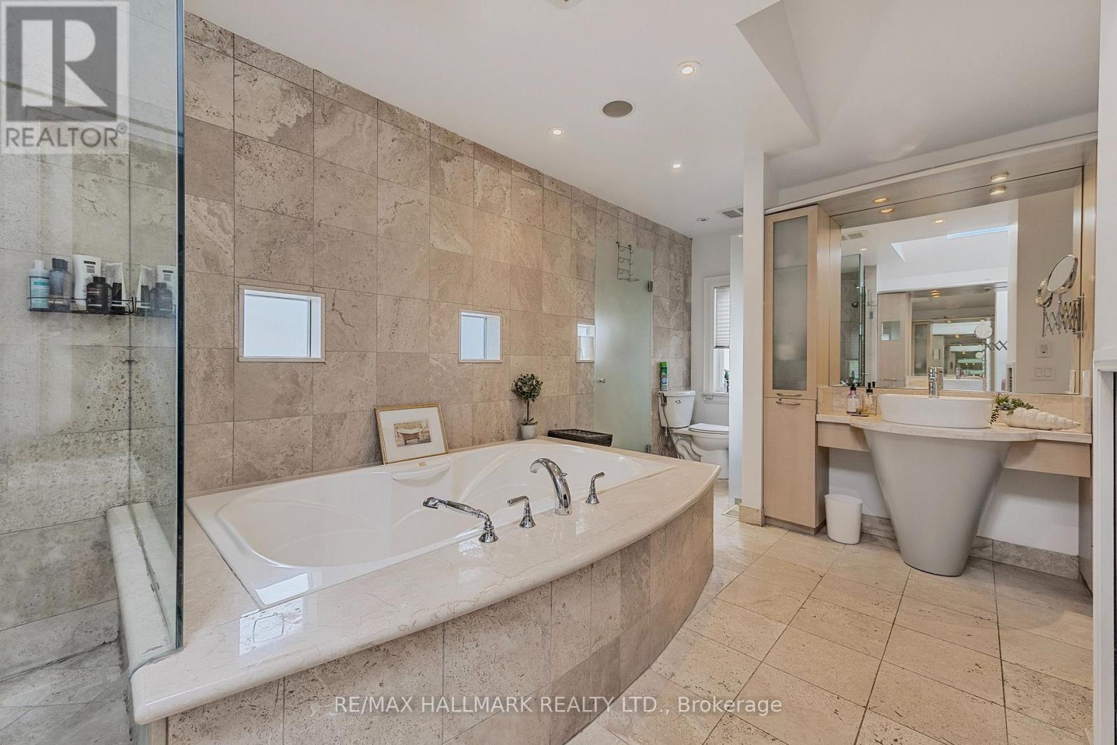 Photo 29 of 488 Brookdale Avenue, Toronto ON