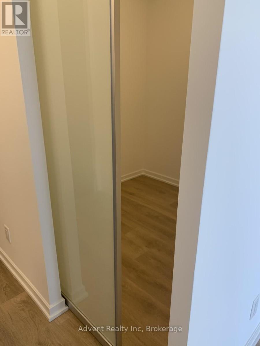 Photo 3 of 2311 32 Forest Manor Road, Toronto ON