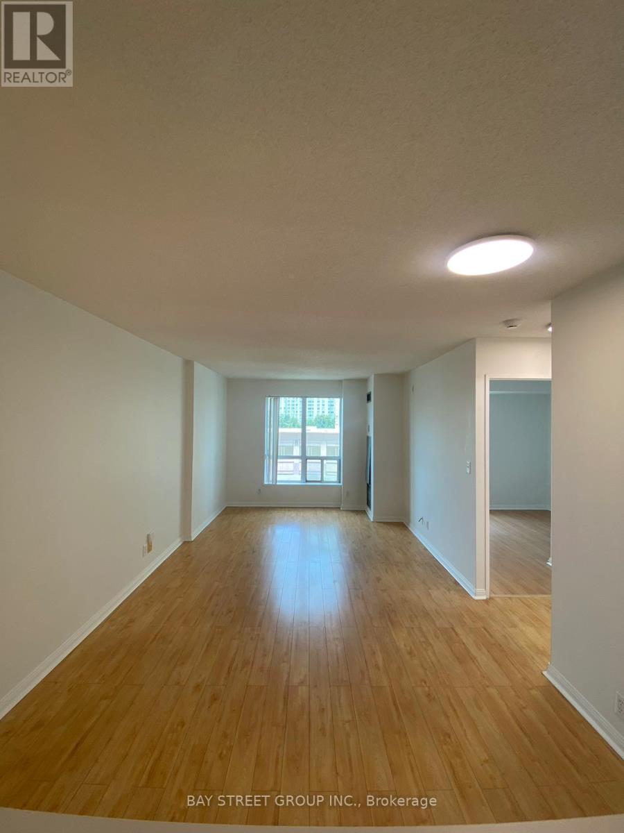 Photo 4 of 313 8 Lee Centre Drive, Toronto ON