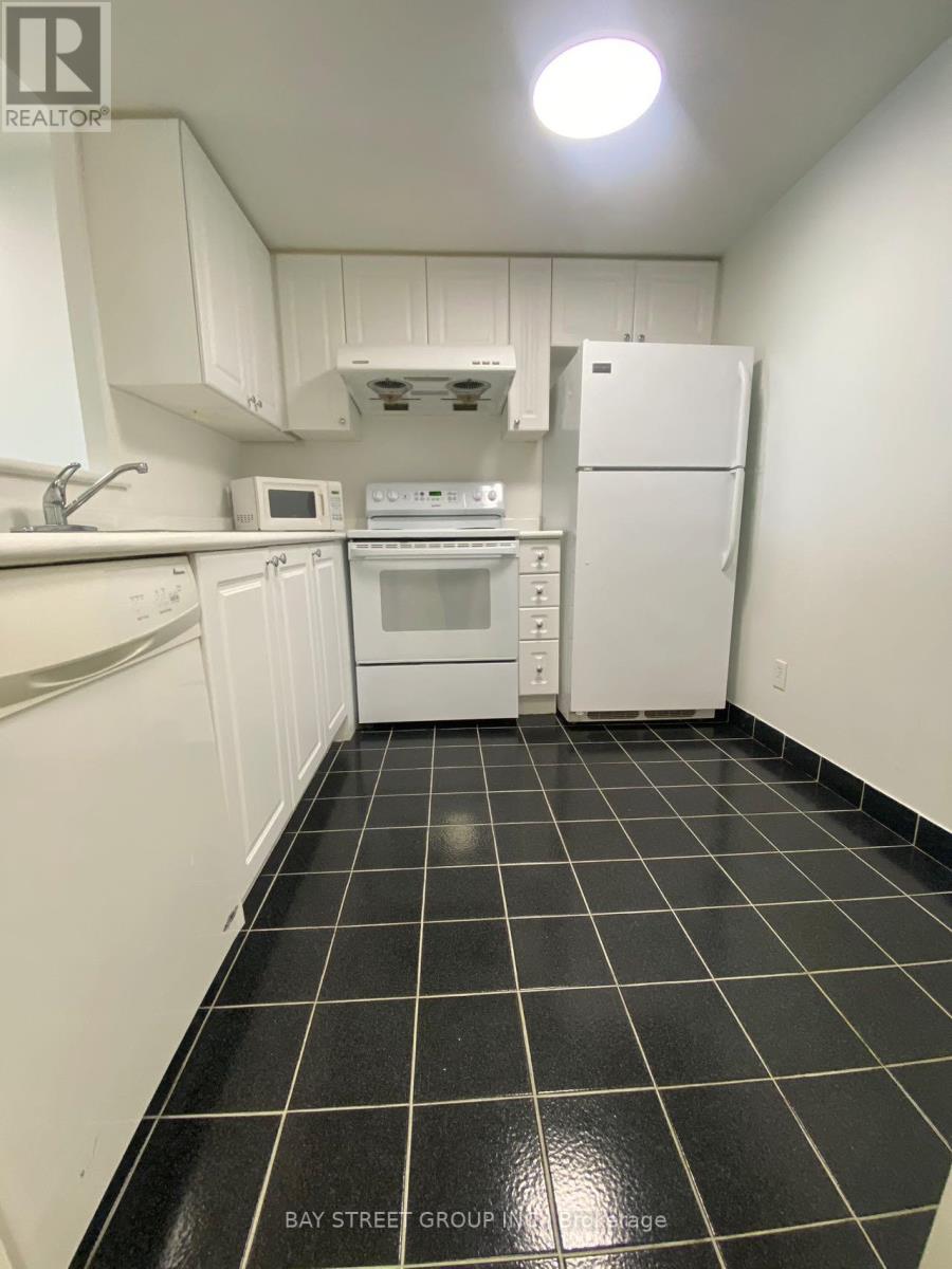 Photo 6 of 313 8 Lee Centre Drive, Toronto ON
