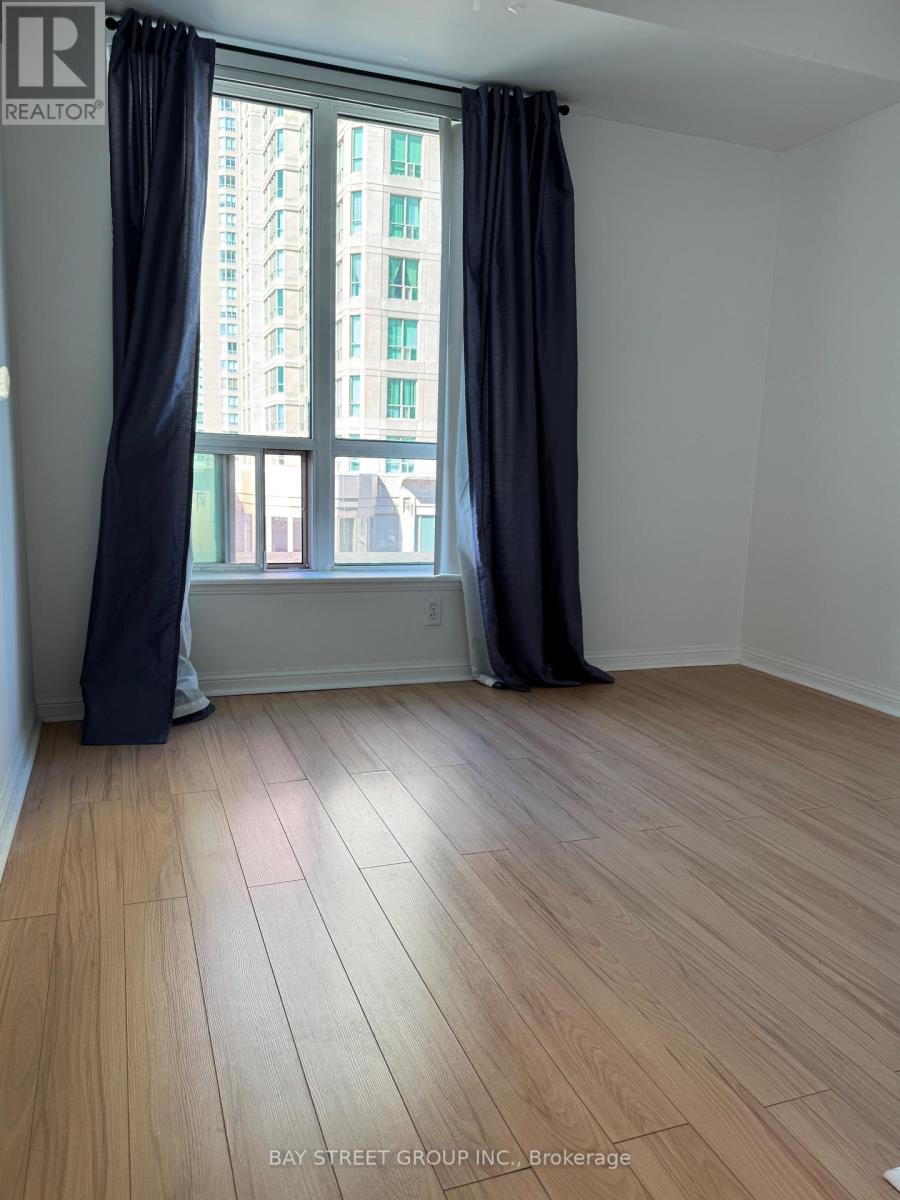 Photo 8 of 313 8 Lee Centre Drive, Toronto ON