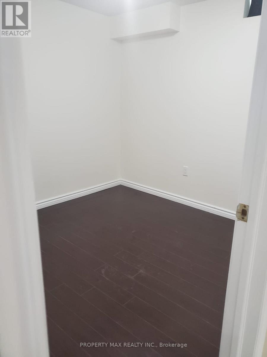 Photo 7 of 48 Glacier Basement Crescent, Toronto ON