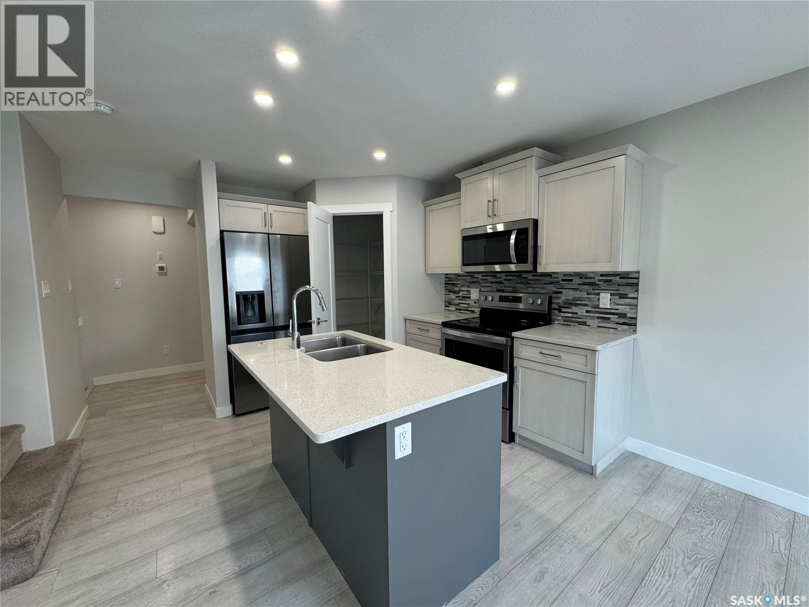 Photo 9 of 4409 E Keller Avenue, Regina SK
