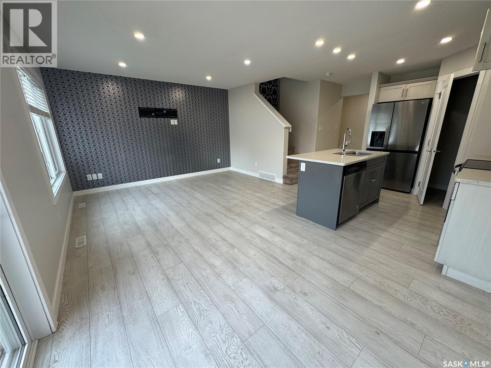 Photo 11 of 4409 E Keller Avenue, Regina SK