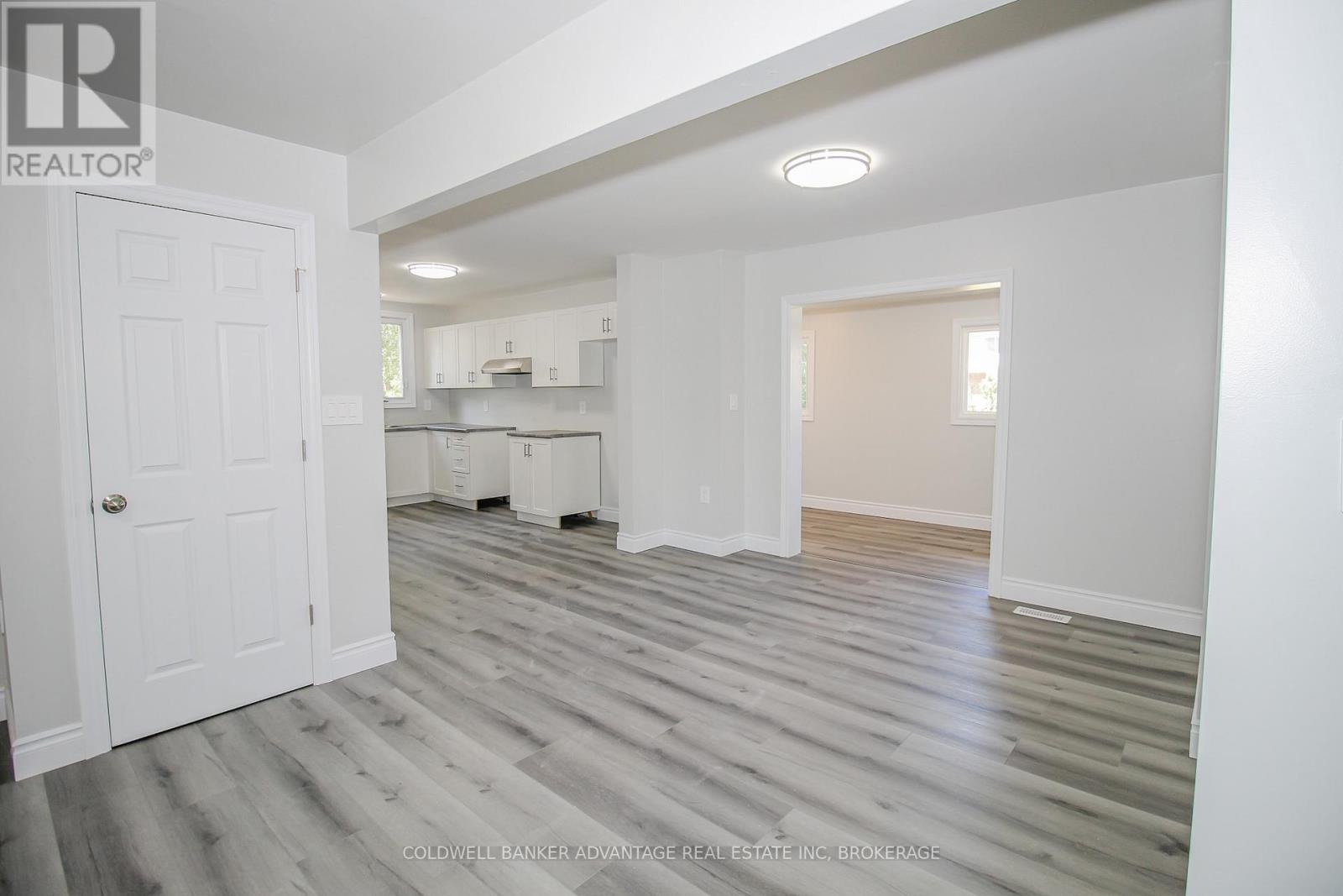 Photo 13 of 378 Thorold Road, Welland ON