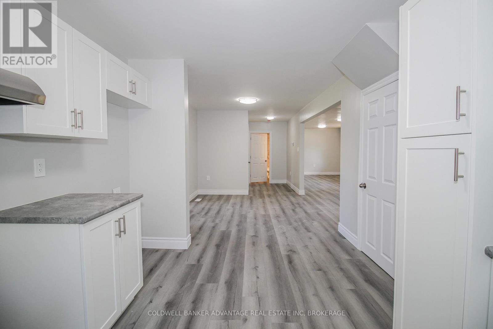 Photo 18 of 378 Thorold Road, Welland ON