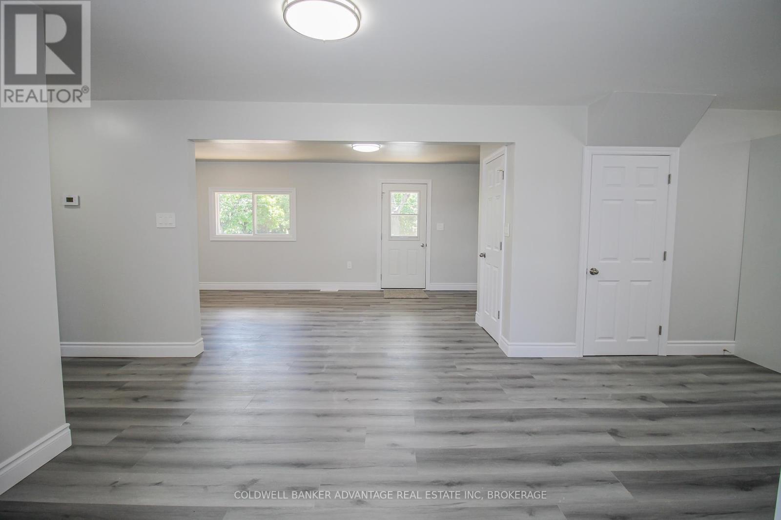 Photo 20 of 378 Thorold Road, Welland ON