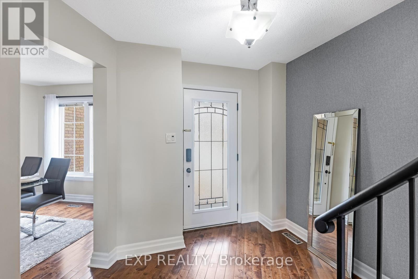 Photo 14 of 6 6 Adams Court, Uxbridge ON