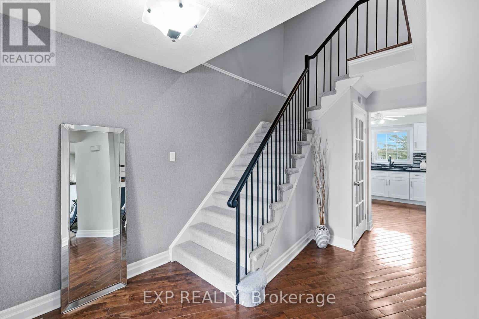 Photo 16 of 6 6 Adams Court, Uxbridge ON