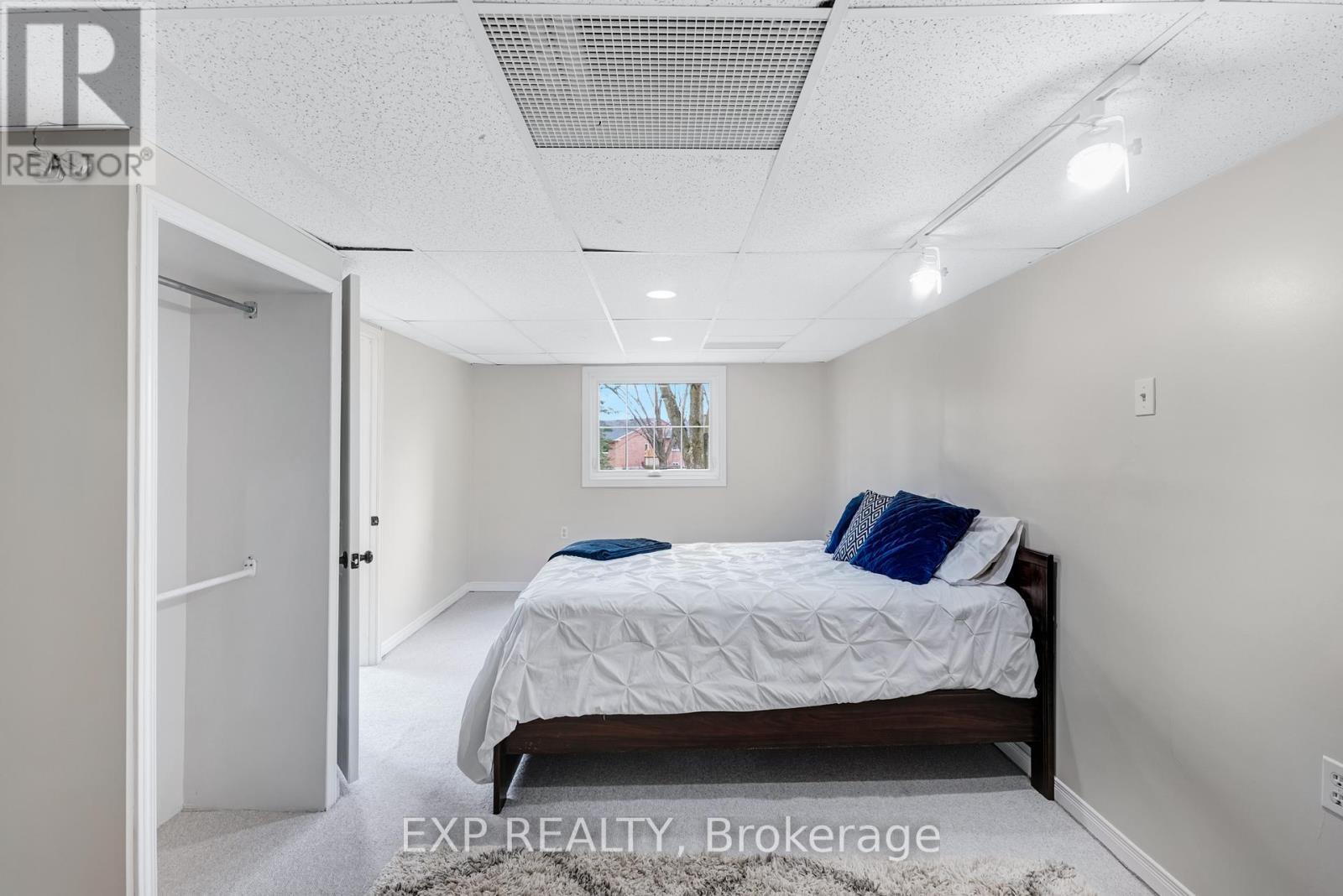 Photo 30 of 6 6 Adams Court, Uxbridge ON