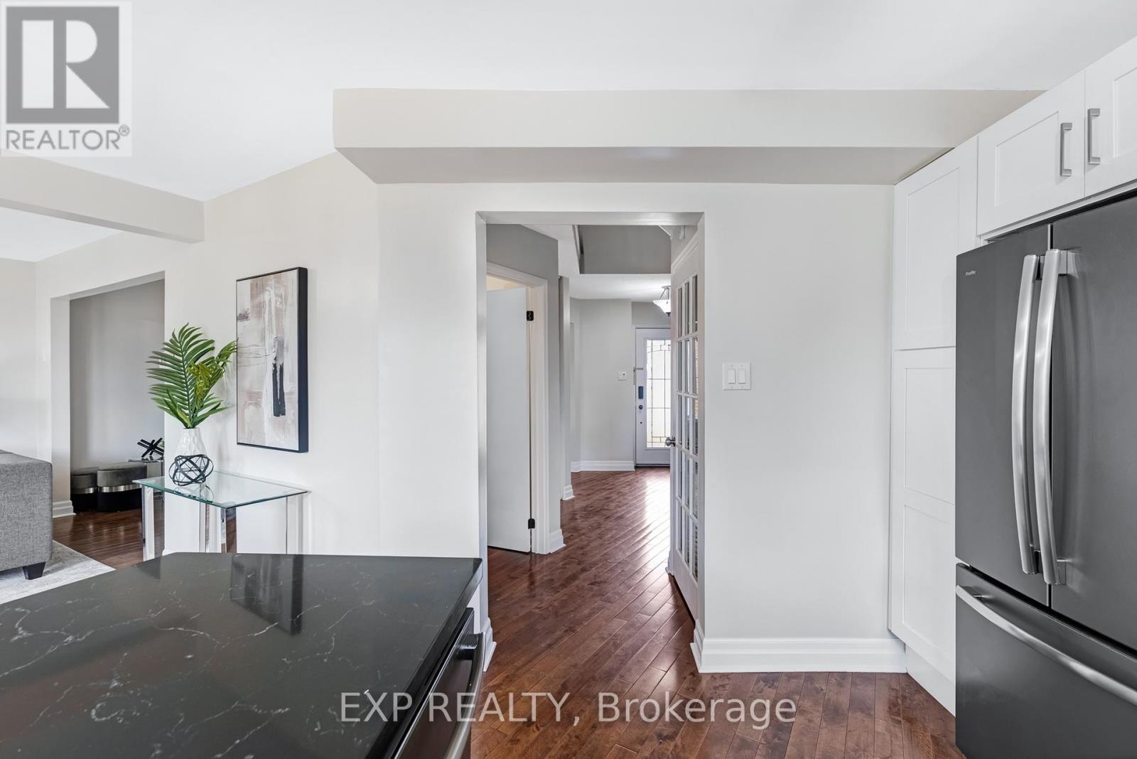Photo 5 of 6 6 Adams Court, Uxbridge ON