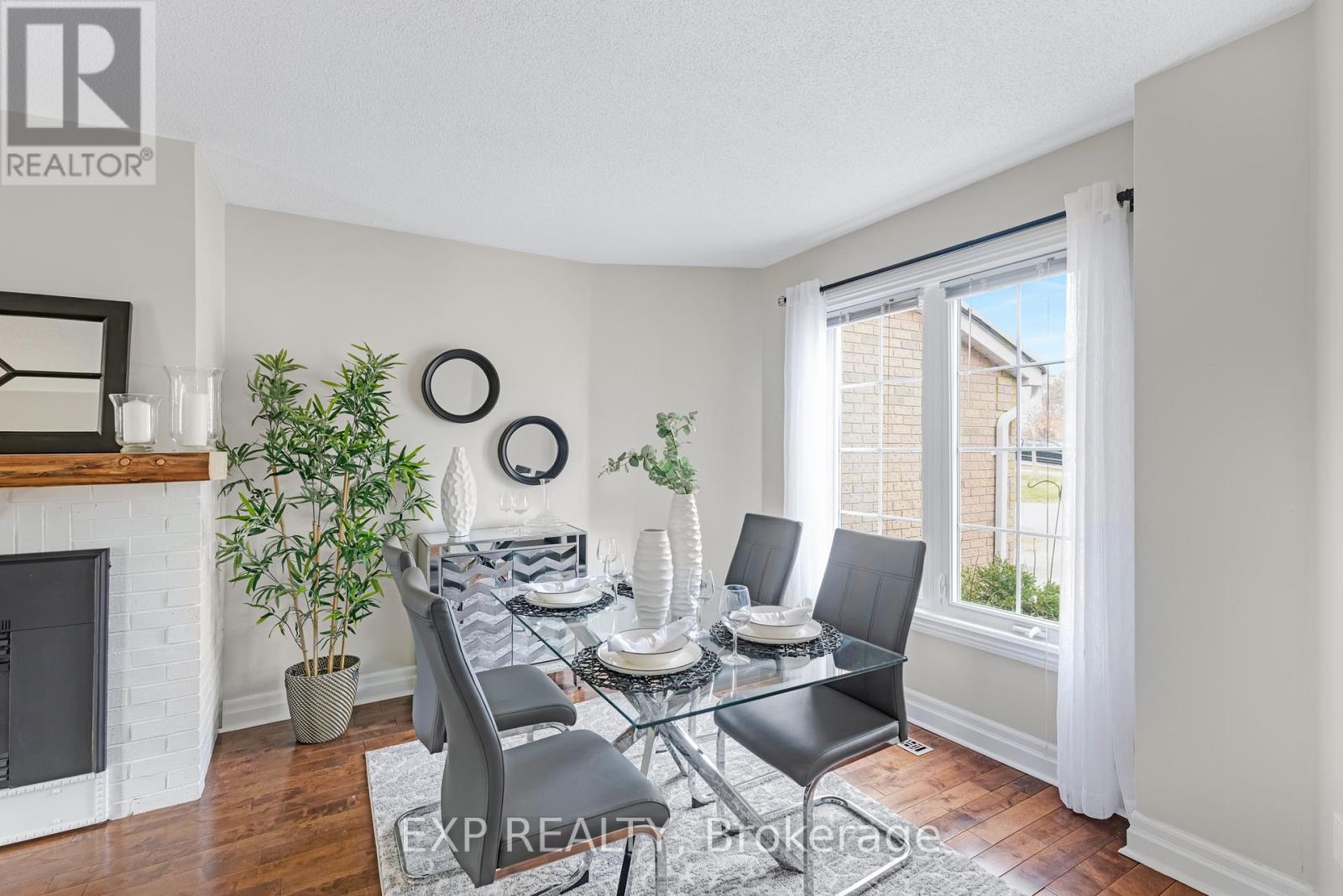 Photo 9 of 6 6 Adams Court, Uxbridge ON