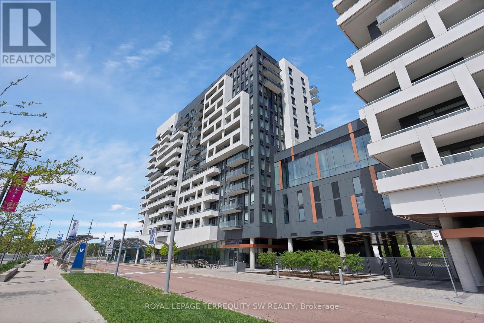 Photo 1 of 616 10 Rouge Valley Drive W, Markham ON