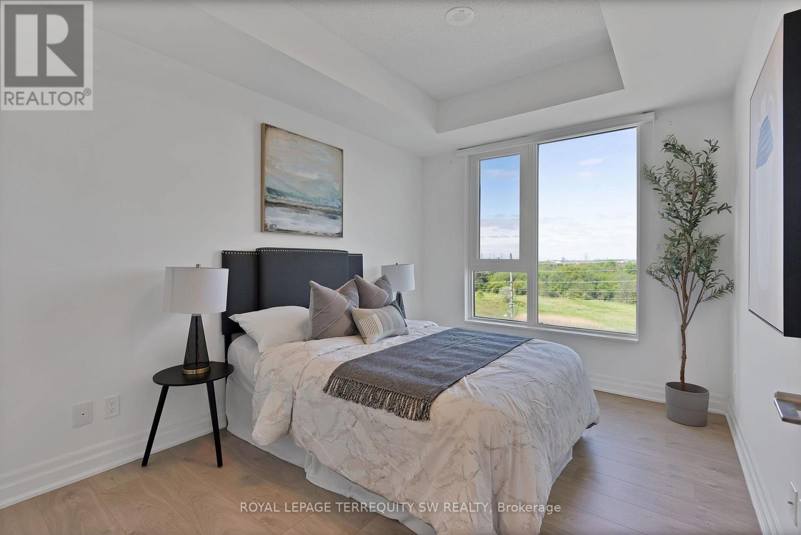 Photo 12 of 616 10 Rouge Valley Drive W, Markham ON