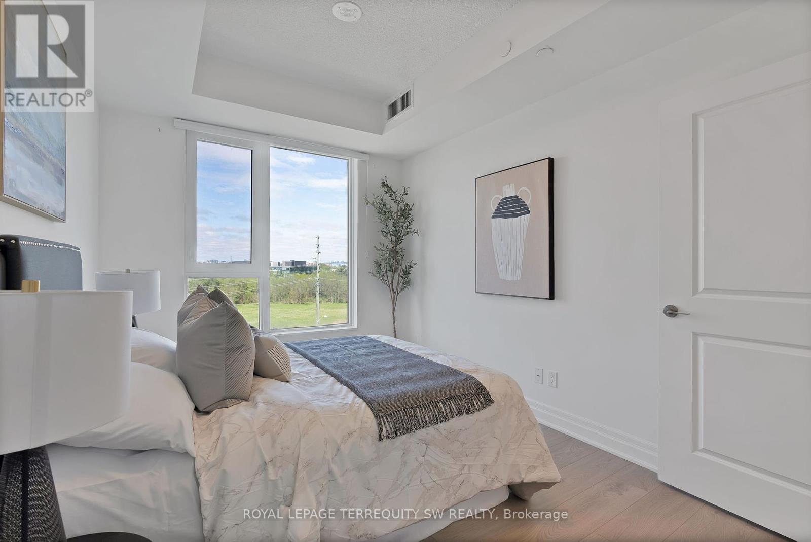 Photo 13 of 616 10 Rouge Valley Drive W, Markham ON