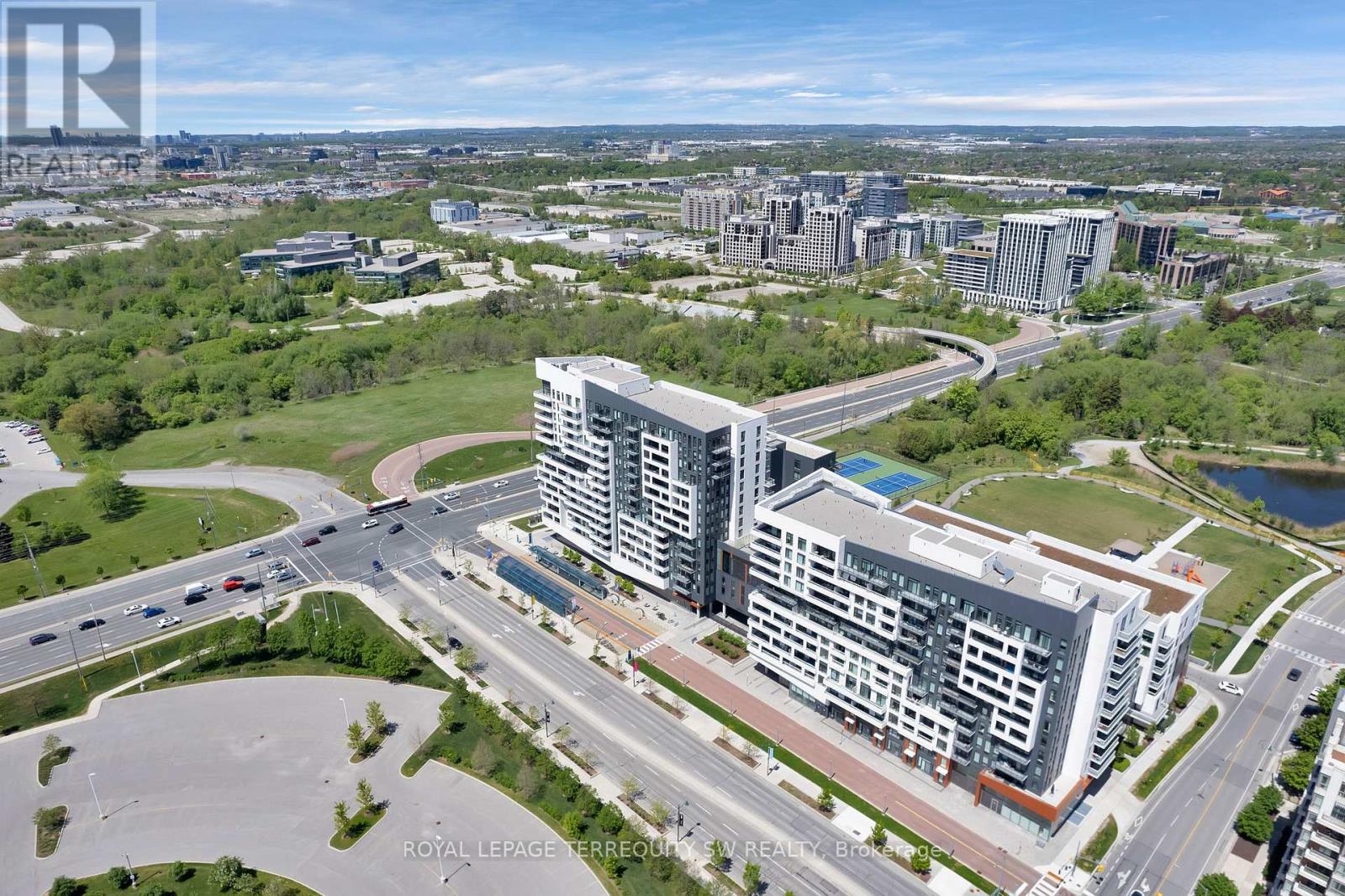 Photo 29 of 616 10 Rouge Valley Drive W, Markham ON