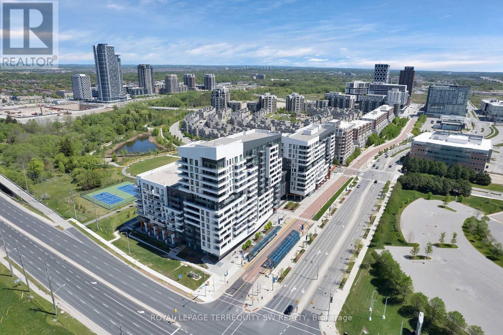 Photo 31 of 616 10 Rouge Valley Drive W, Markham ON
