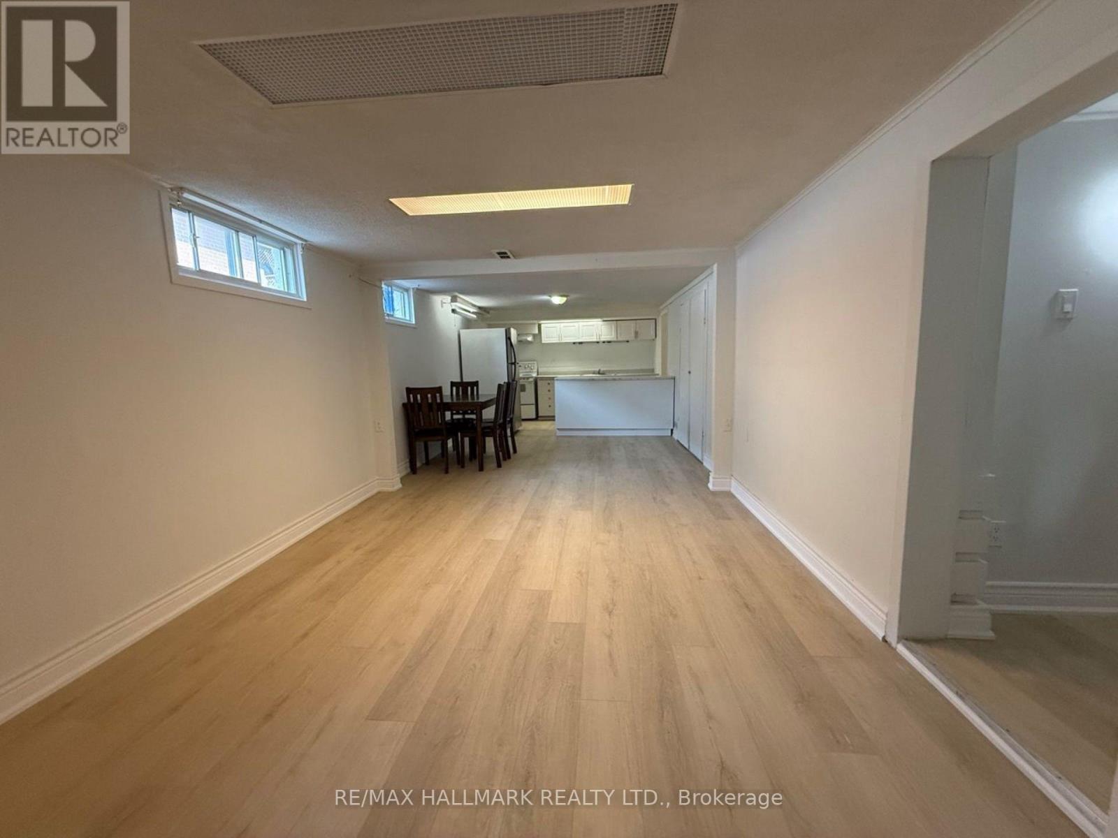 Photo 10 of Basement 25 Richardson Drive, Aurora ON