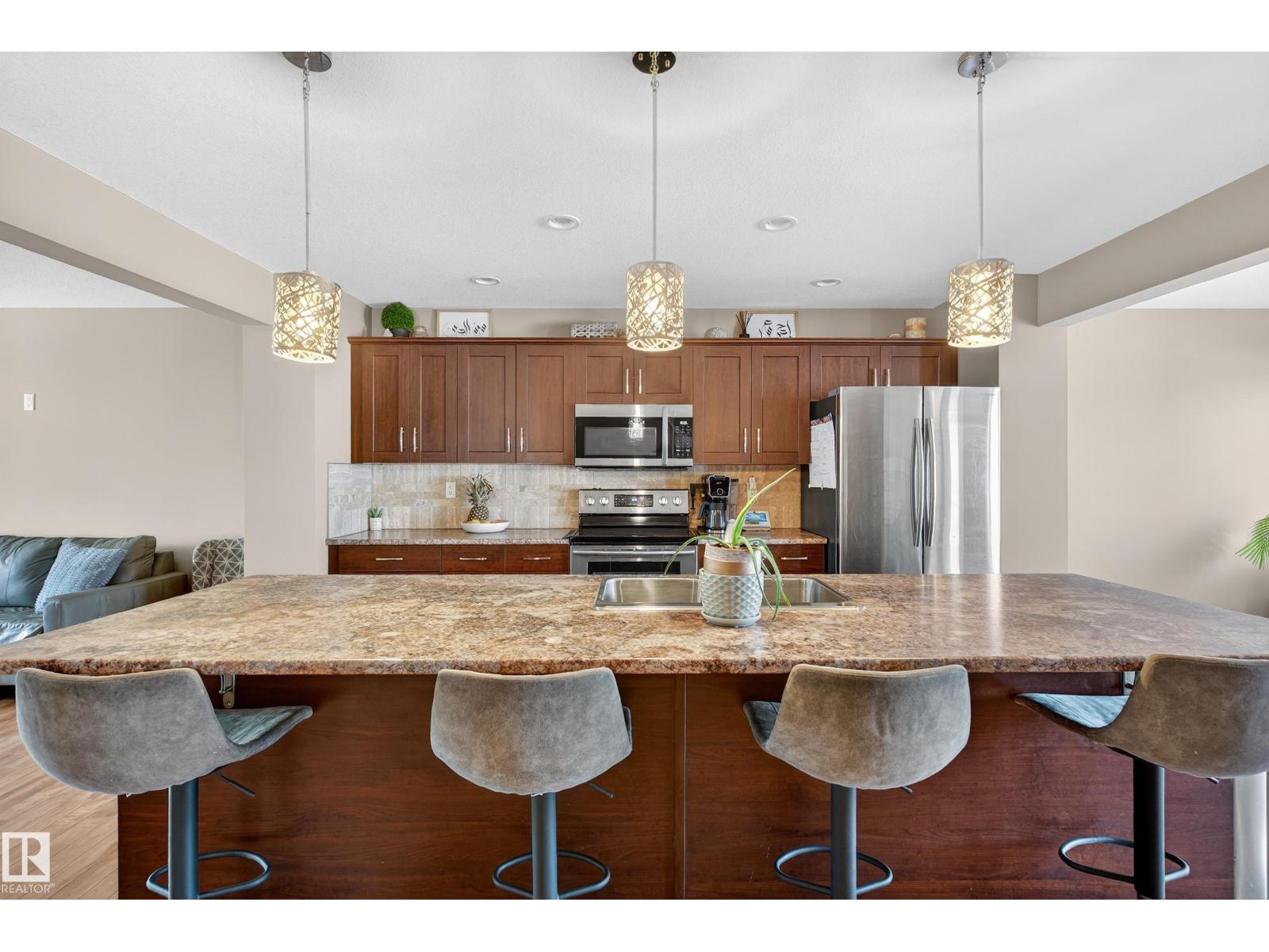 Photo 16 of 756 Decoteau Wy Nw, Edmonton AB