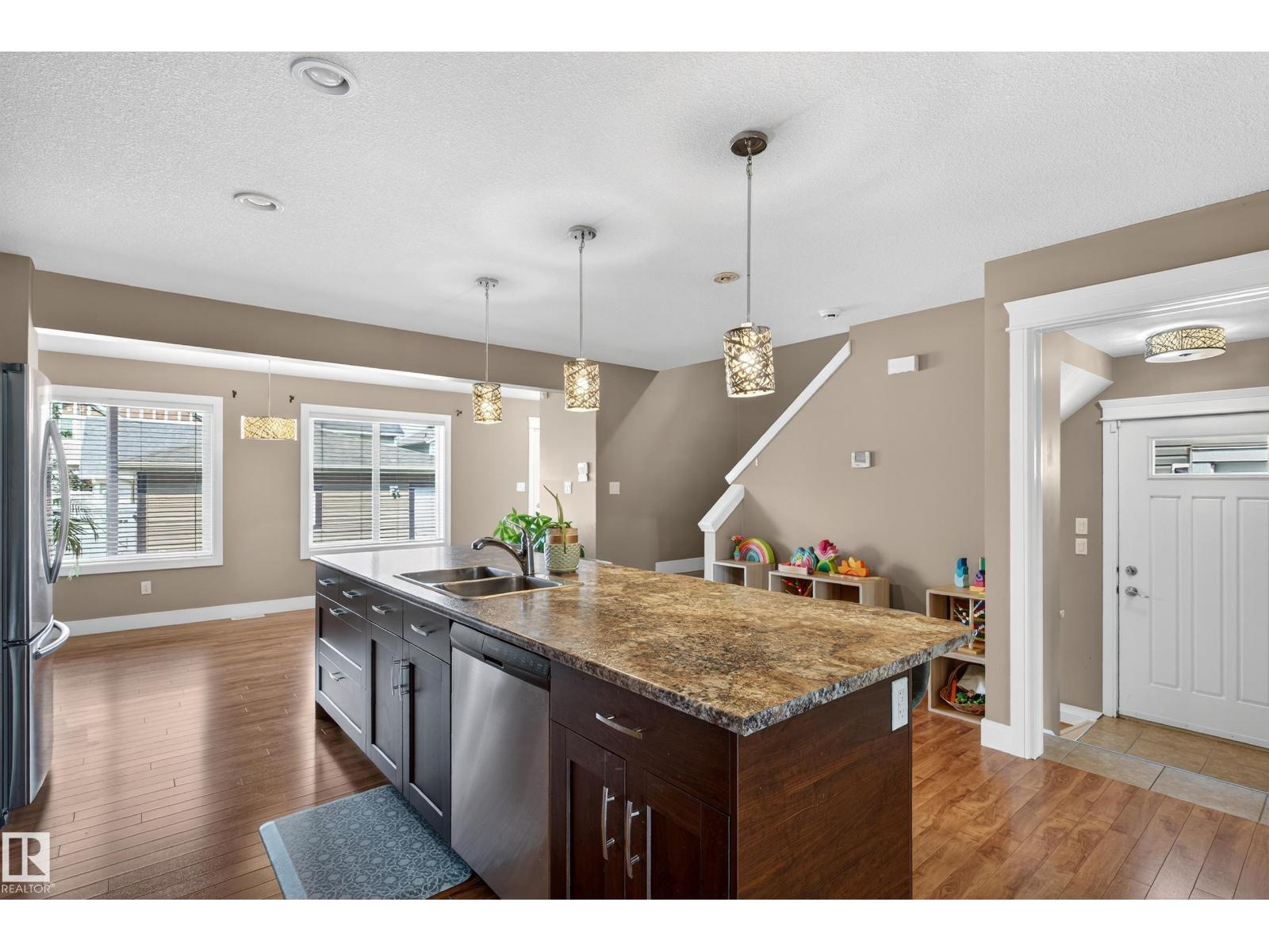 Photo 20 of 756 Decoteau Wy Nw, Edmonton AB