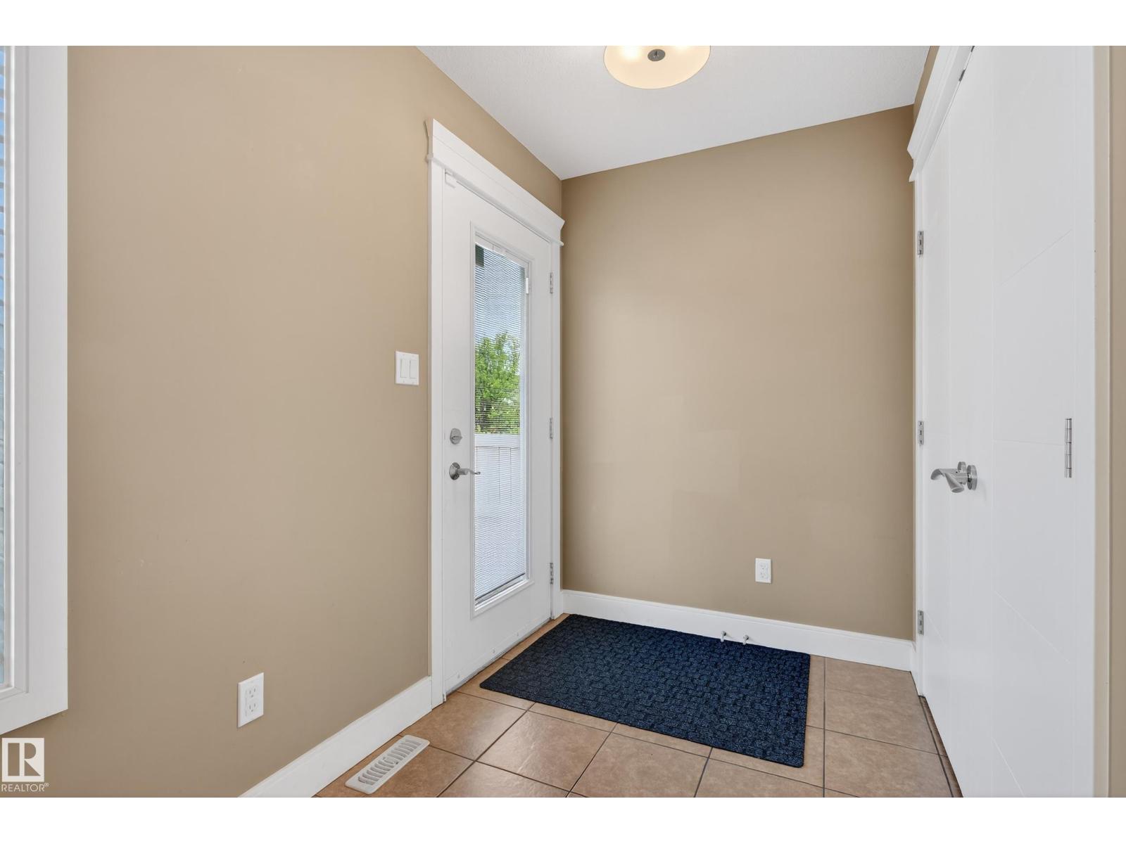 Photo 24 of 756 Decoteau Wy Nw, Edmonton AB