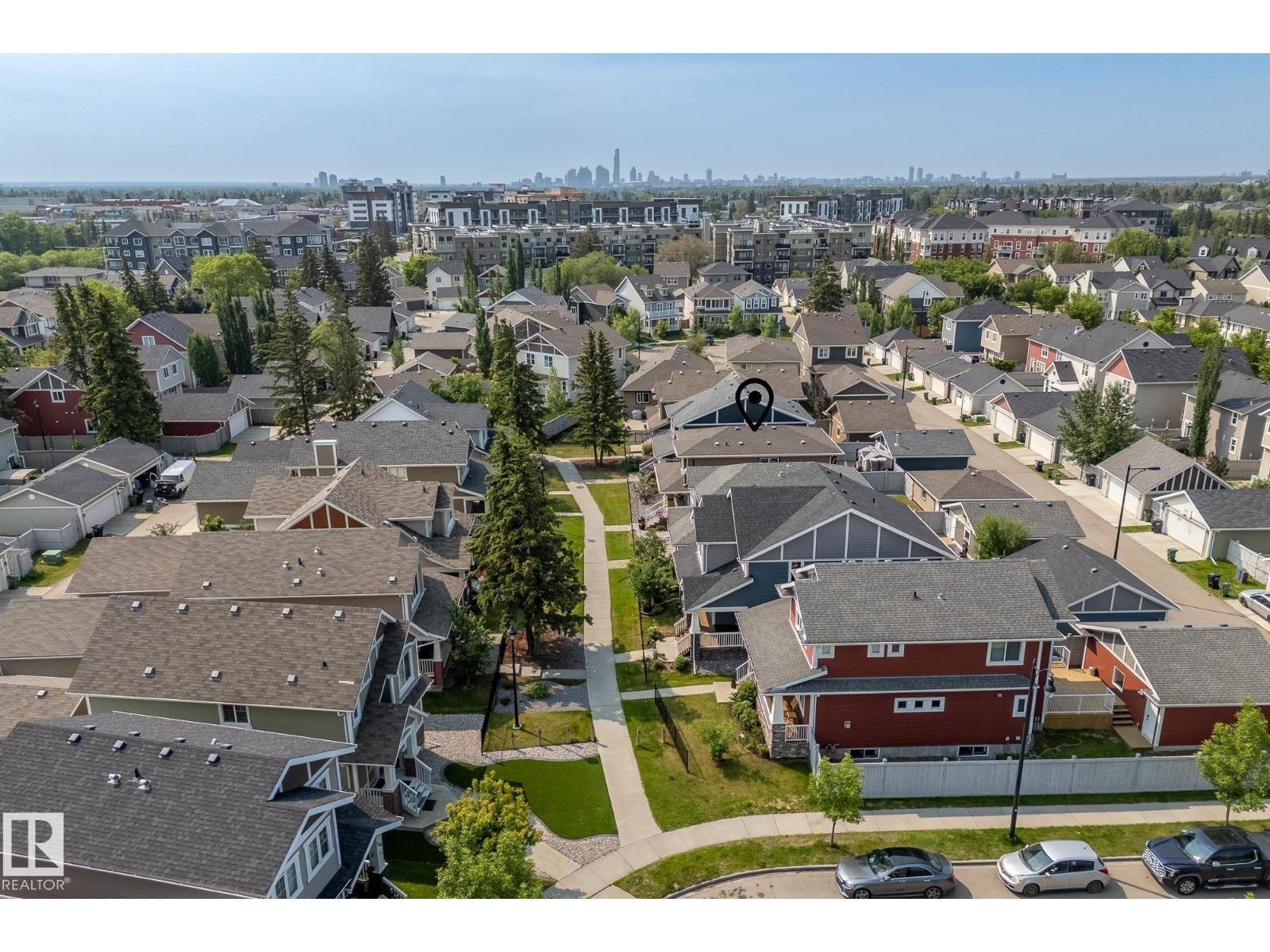 Photo 4 of 756 Decoteau Wy Nw, Edmonton AB