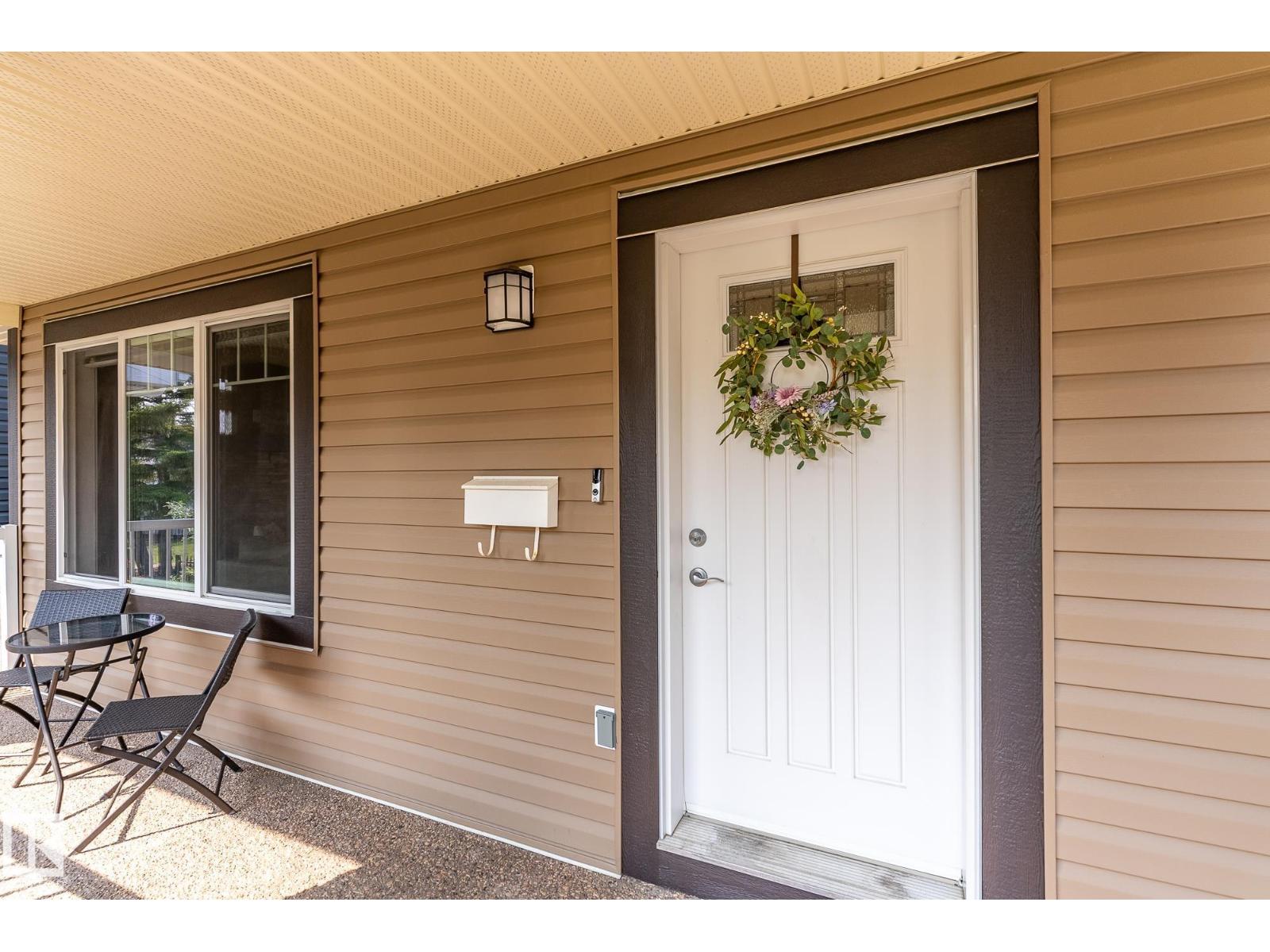 Photo 6 of 756 Decoteau Wy Nw, Edmonton AB
