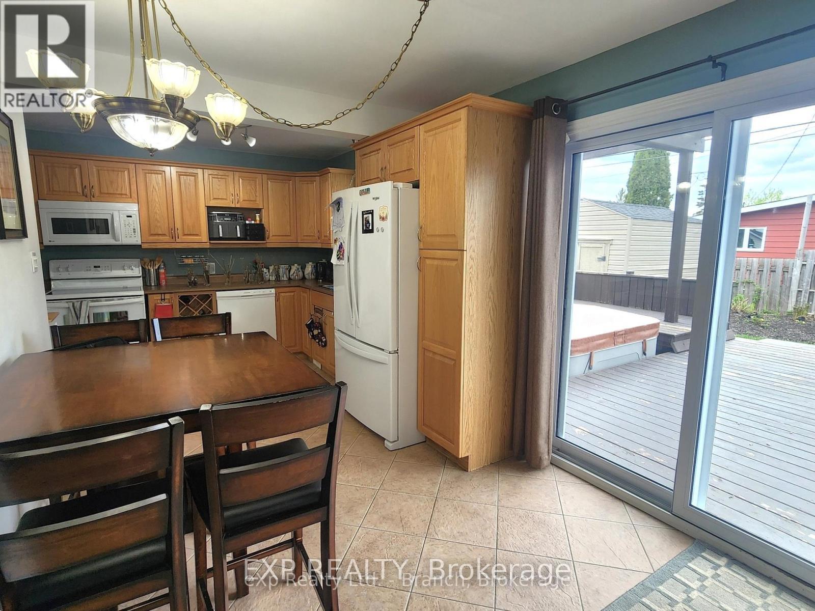 Photo 11 of 420 Westmount Boulevard, Timmins ON