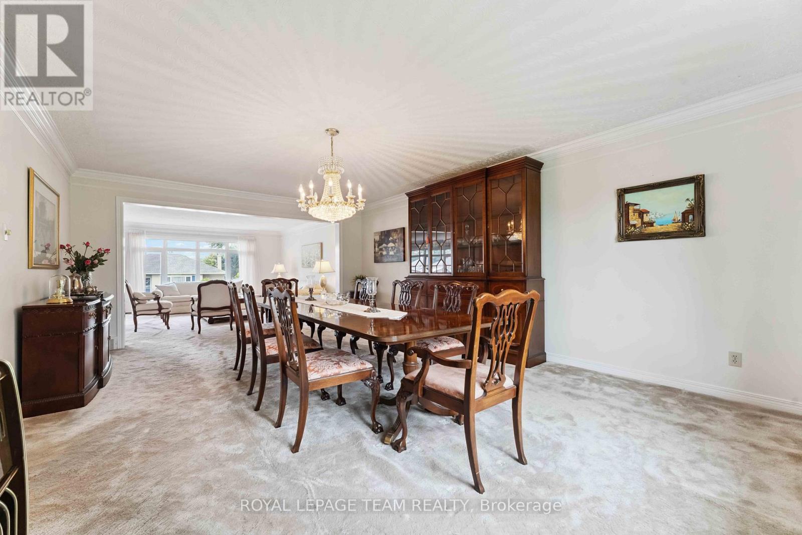 Photo 12 of 8 Oakwood Avenue, Ottawa ON