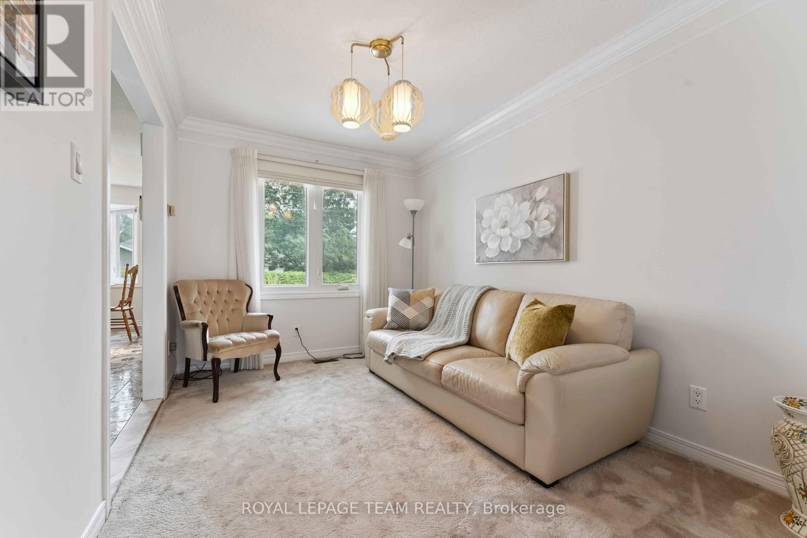 Photo 35 of 8 Oakwood Avenue, Ottawa ON