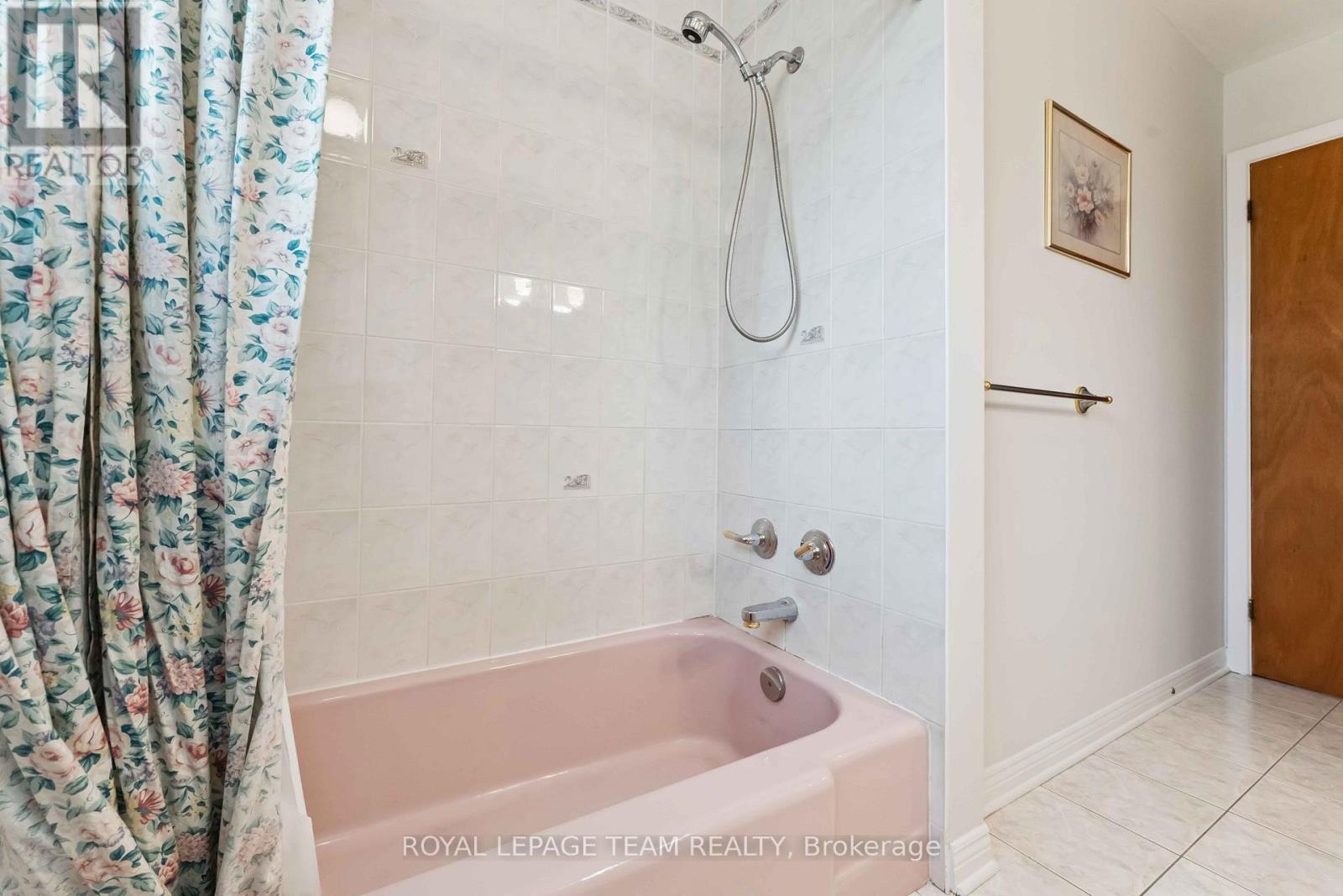 Photo 27 of 8 Oakwood Avenue, Ottawa ON