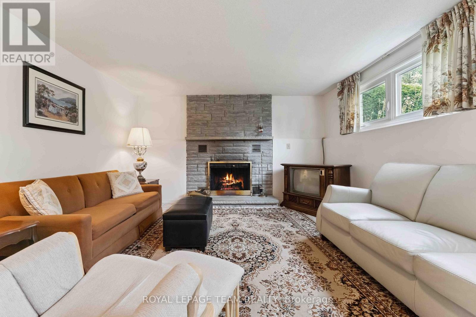 Photo 8 of 8 Oakwood Avenue, Ottawa ON