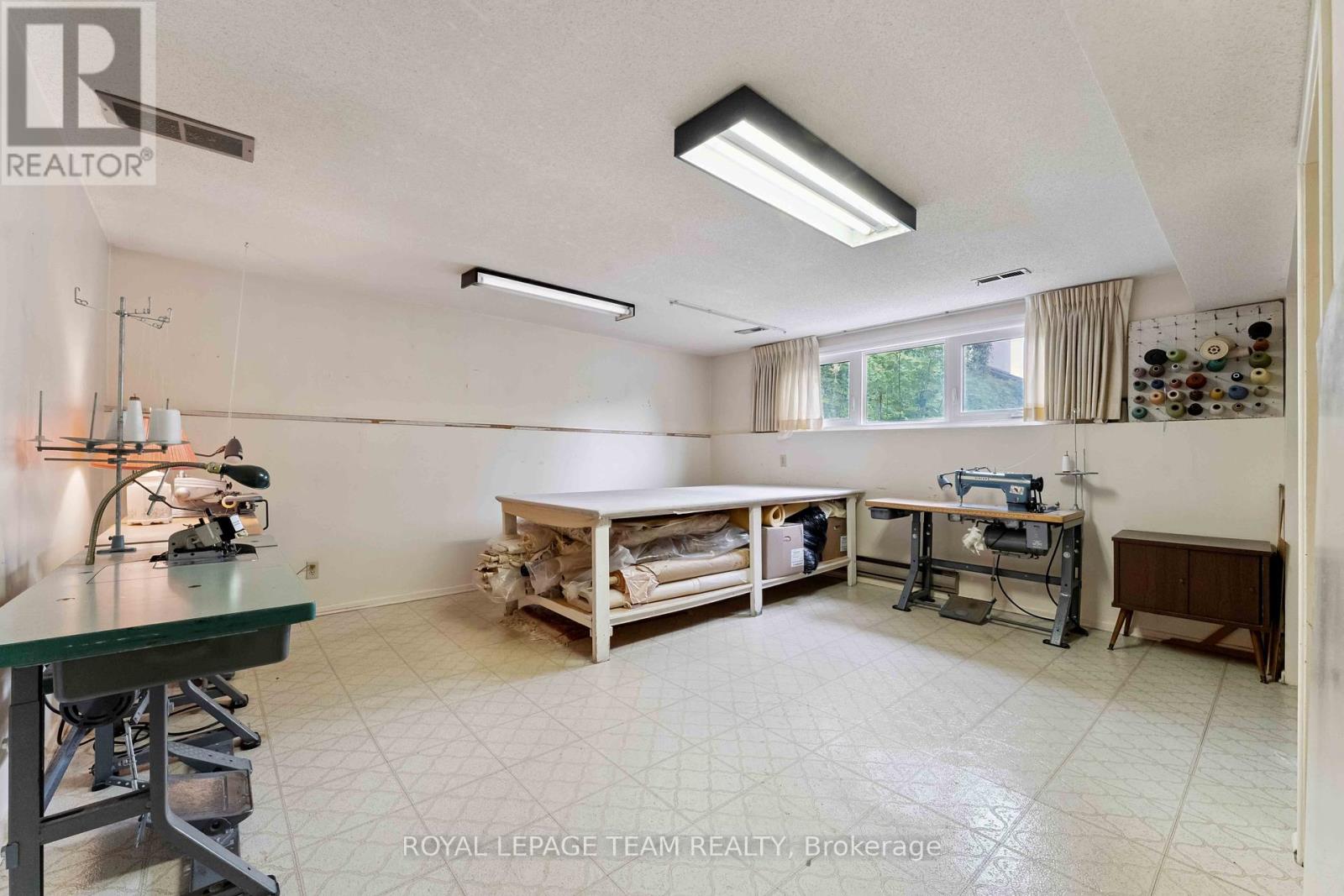 Photo 28 of 8 Oakwood Avenue, Ottawa ON