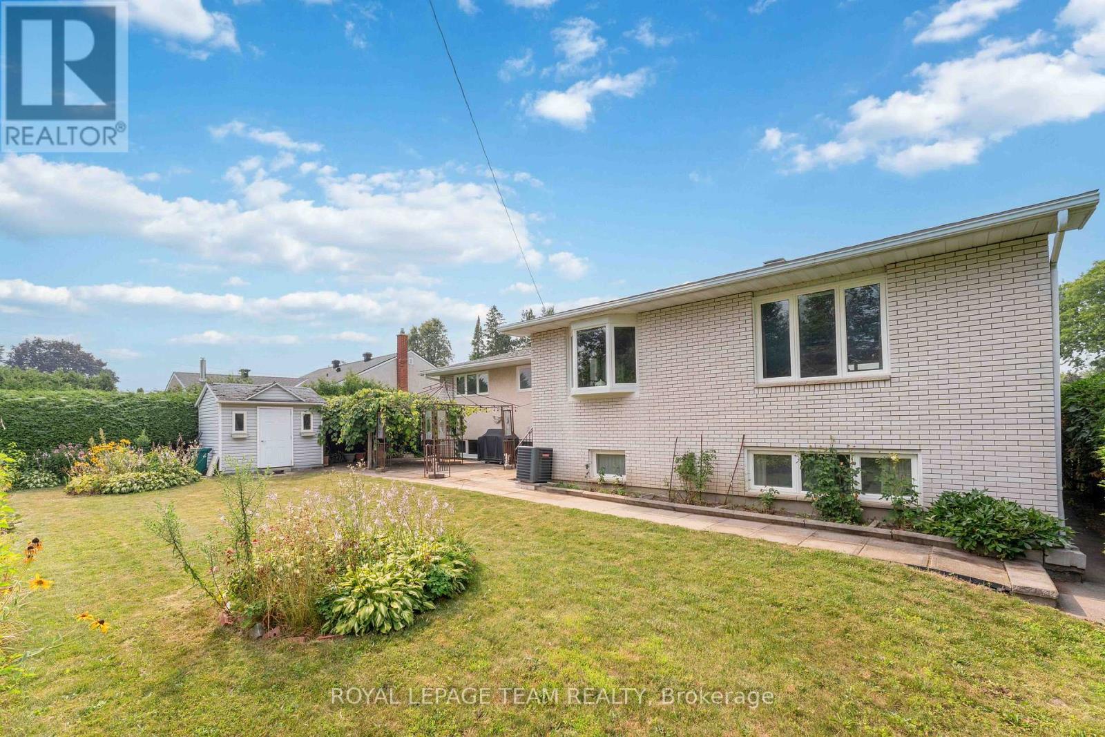 Photo 18 of 8 Oakwood Avenue, Ottawa ON