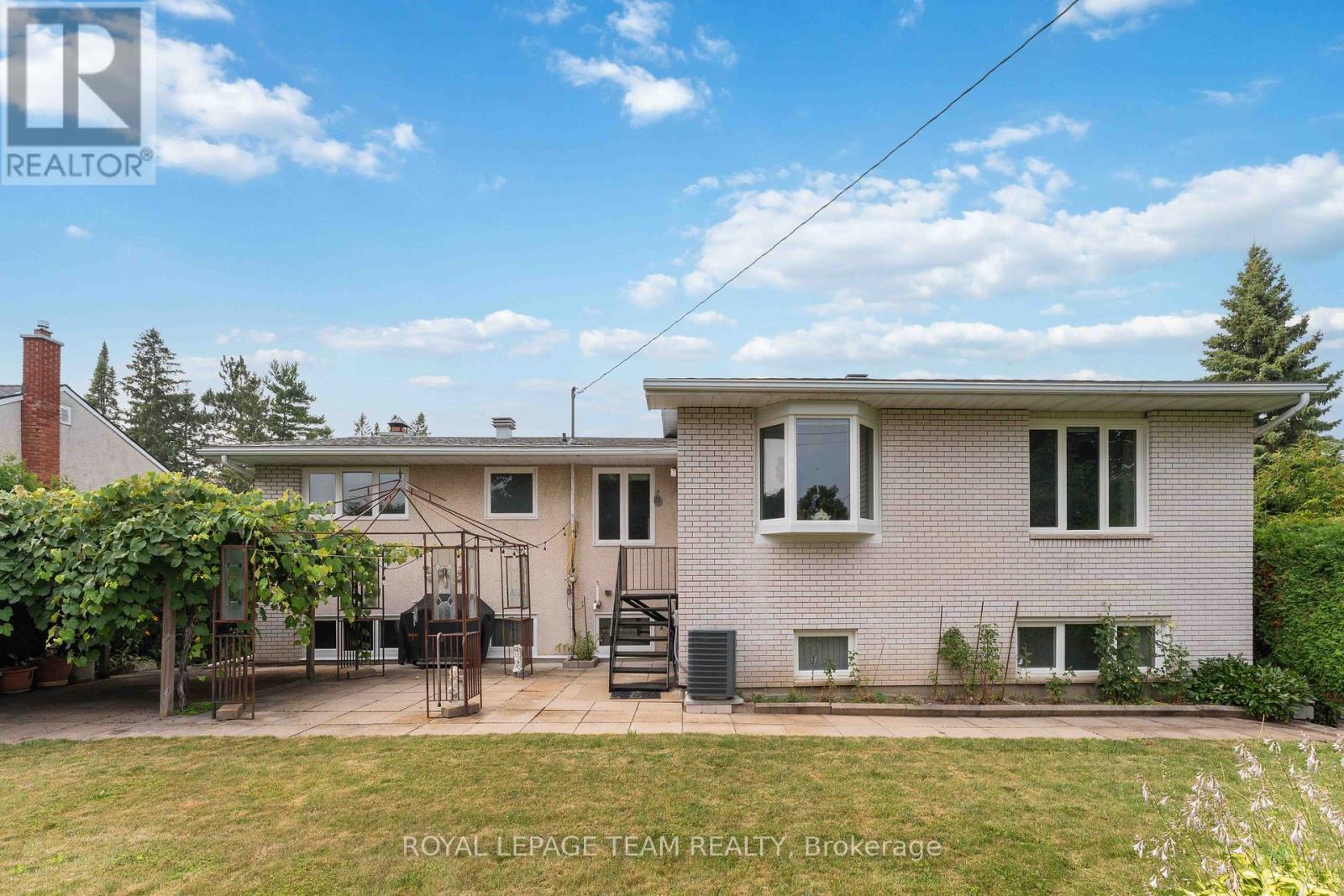 Photo 29 of 8 Oakwood Avenue, Ottawa ON