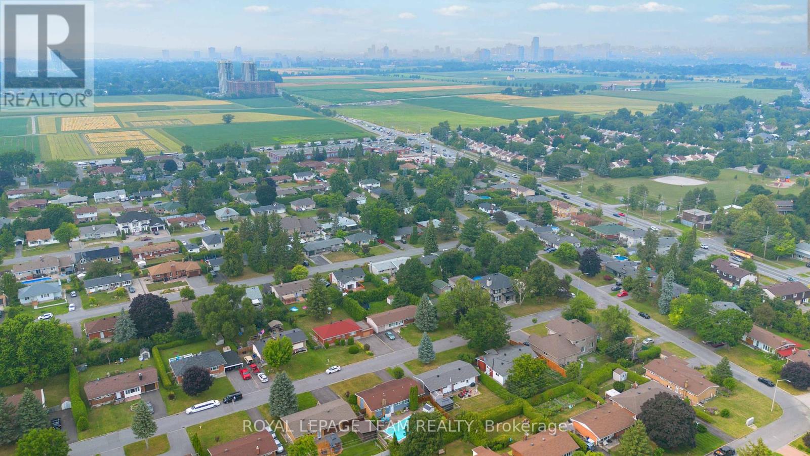 Photo 21 of 8 Oakwood Avenue, Ottawa ON