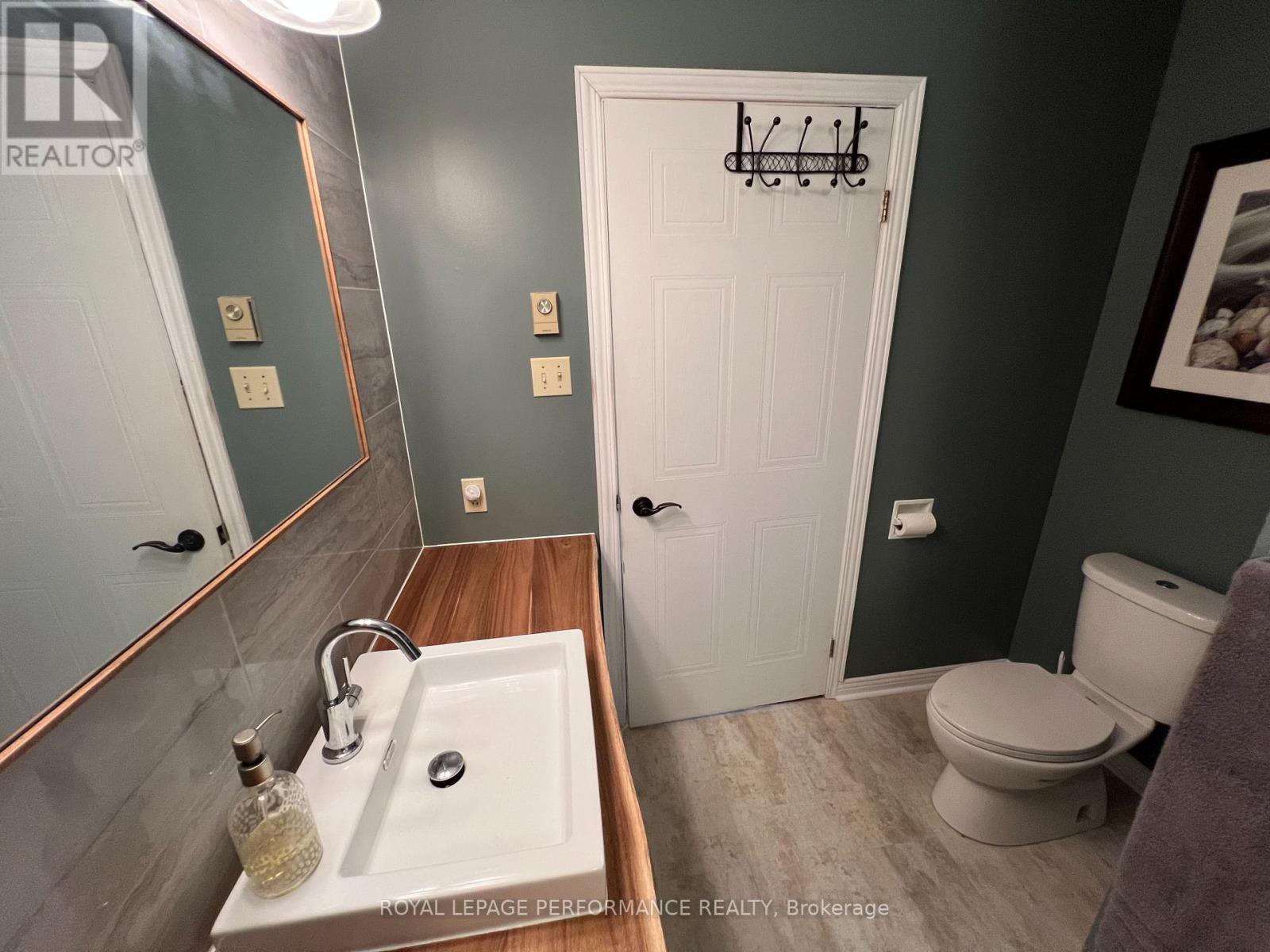 Photo 16 of 126 Lacourse Lane, Lanark Highlands ON