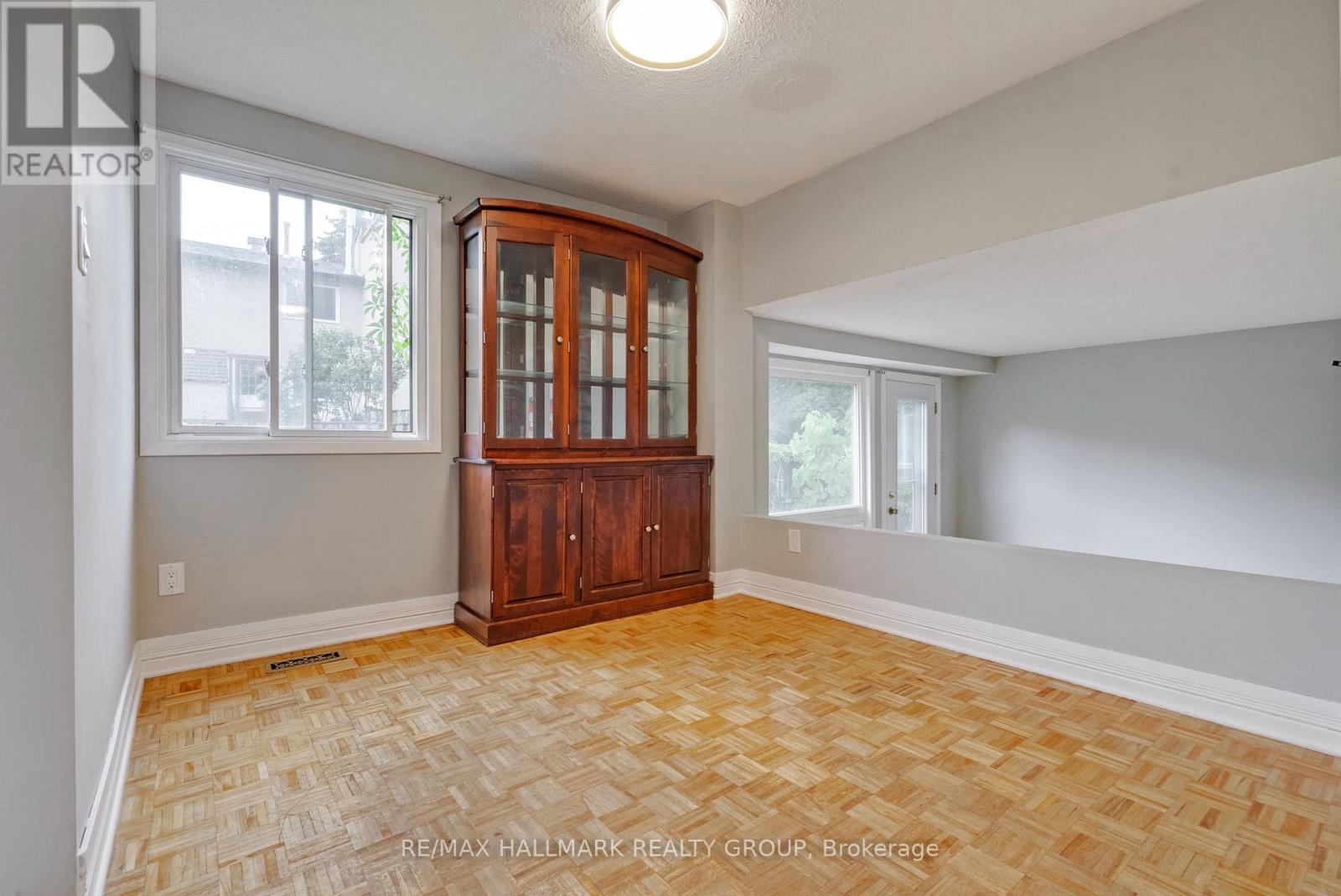 Photo 8 of 12 F Larkshire Lane, Ottawa ON