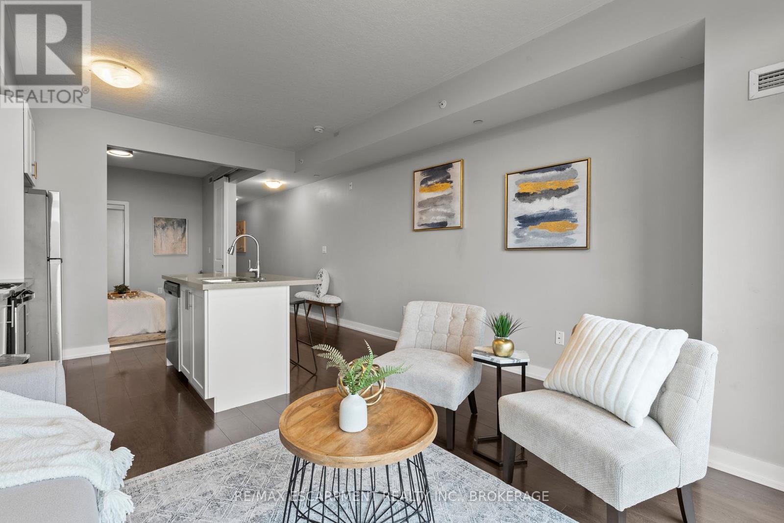 Photo 10 of 230 35 Southshore Crescent, Hamilton ON