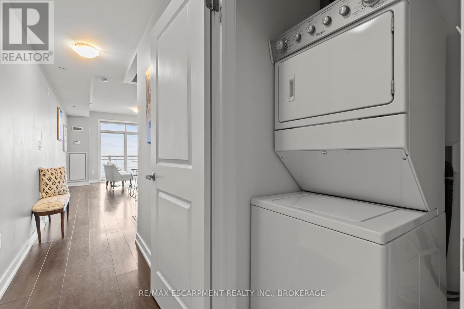 Photo 14 of 230 35 Southshore Crescent, Hamilton ON