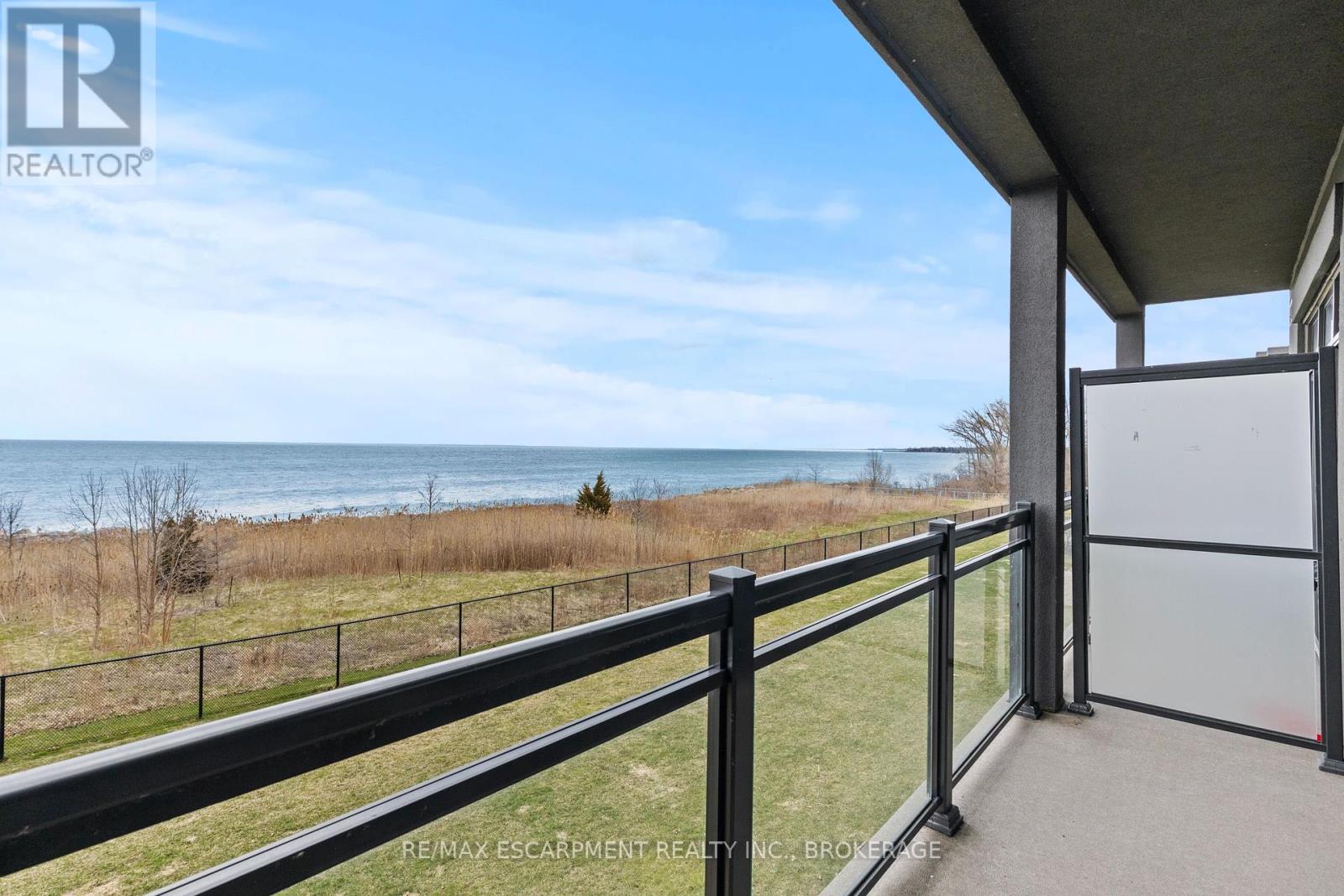 Photo 18 of 230 35 Southshore Crescent, Hamilton ON