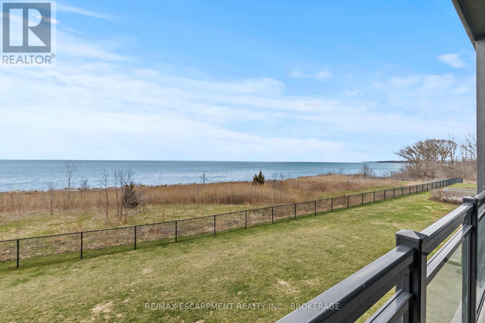 Photo 19 of 230 35 Southshore Crescent, Hamilton ON
