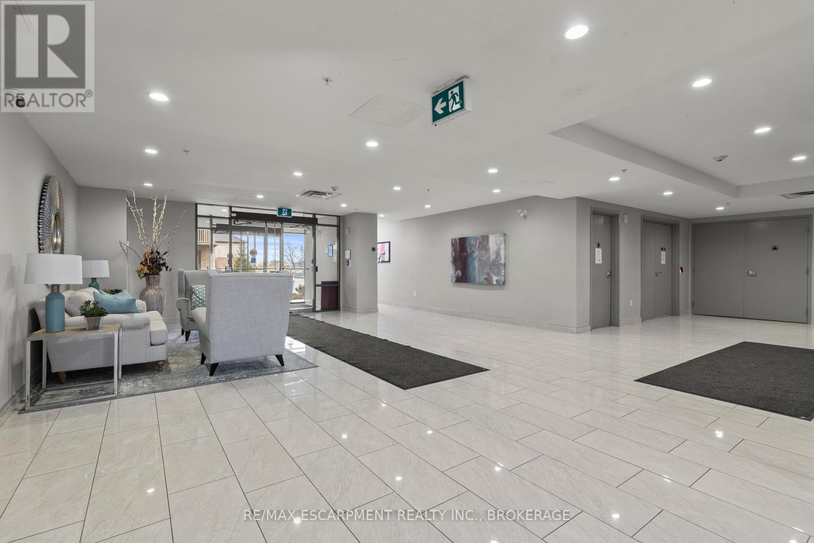 Photo 29 of 230 35 Southshore Crescent, Hamilton ON