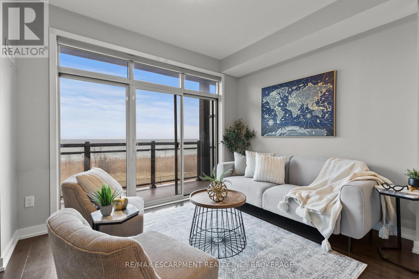 Photo 8 of 230 35 Southshore Crescent, Hamilton ON