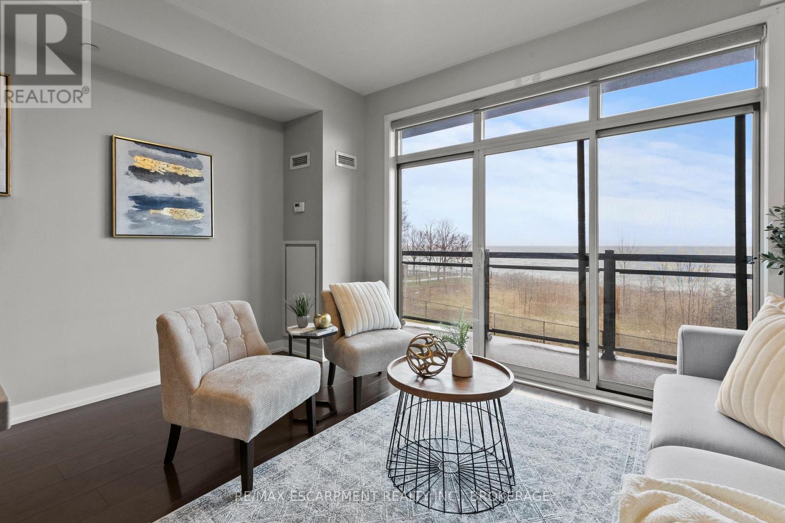 Photo 9 of 230 35 Southshore Crescent, Hamilton ON