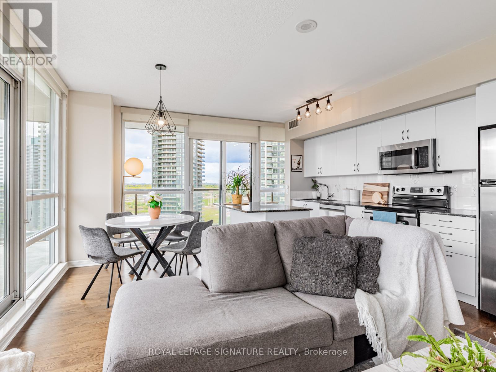 Photo 5 of 1804 15 Legion Road, Toronto ON