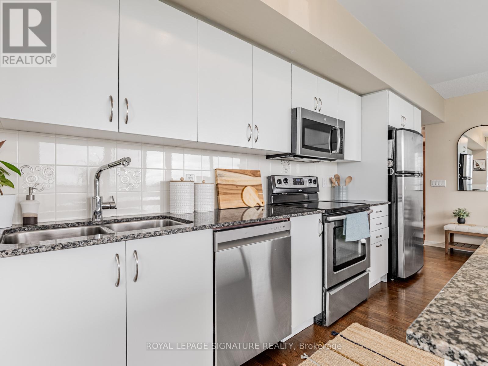 Photo 8 of 1804 15 Legion Road, Toronto ON